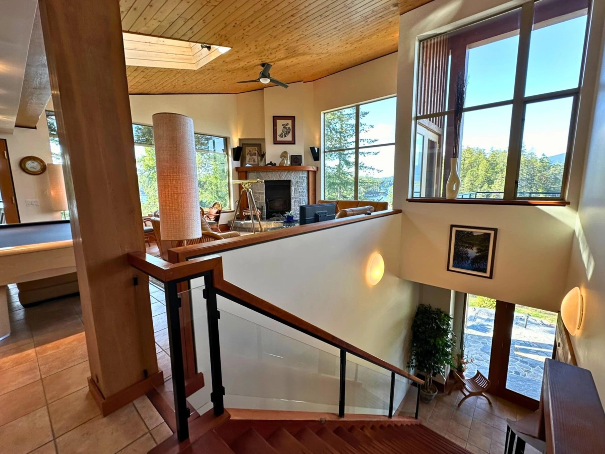 Outdoor Deck Photo of 4355 Blind Bay Shoreline, Nelson Island, BC