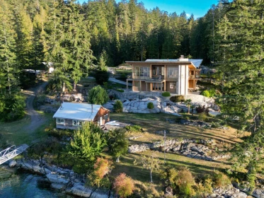 Kitchen Photo of 4355 Blind Bay Shoreline, Nelson Island, BC
