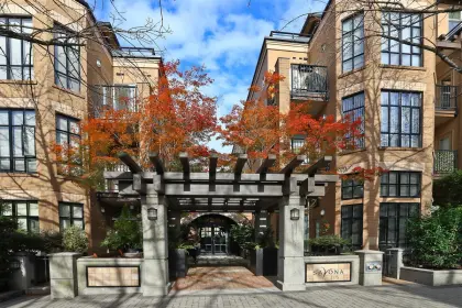 301 2175 Salal Drive, Vancouver, BC, Vancouver — Apartment/Condo for sale