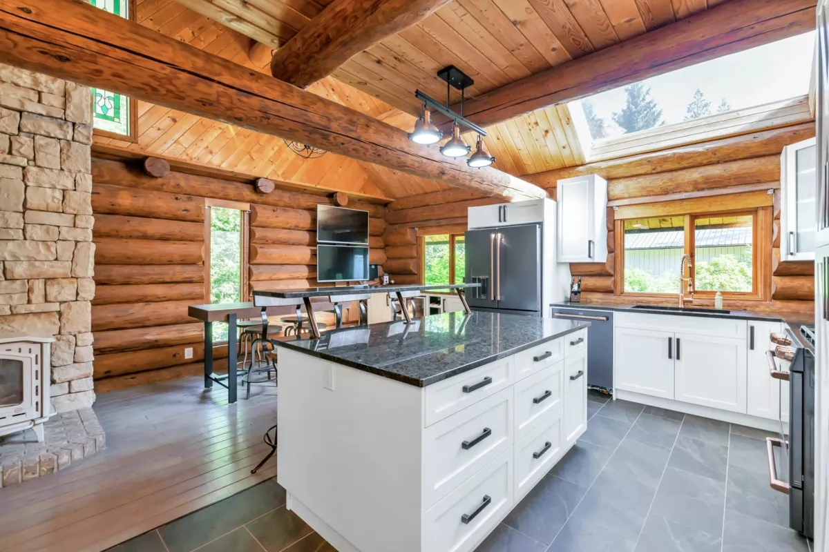 Breakfast Nook Photo of 11108 Greenwood Drive, Mission, BC