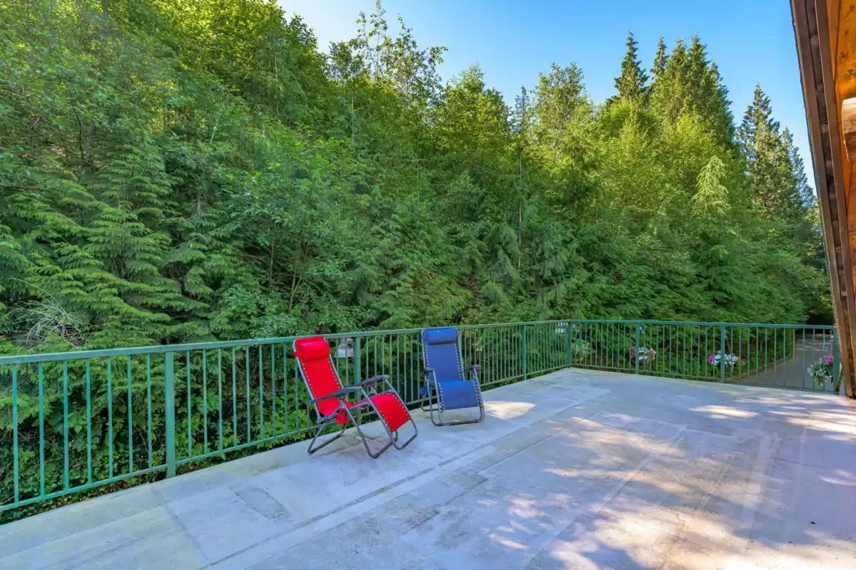 Entry Foyer Photo of 11108 Greenwood Drive, Mission, BC