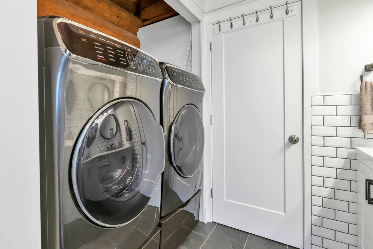 Guest Bathroom Photo of 11108 Greenwood Drive, Mission, BC