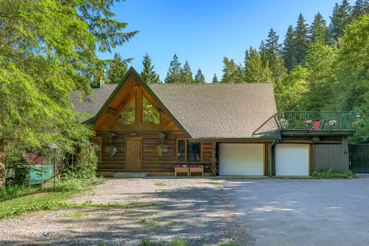 Living Room Photo of 11108 Greenwood Drive, Mission, BC
