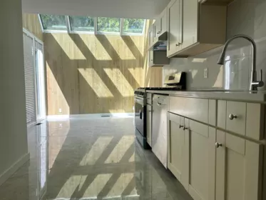 Mudroom Photo of 5791 Telegraph Trail, West Vancouver, BC