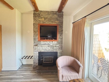 Breakfast Nook Photo of 7 C1 134 Madrona Drive, Galiano Island, BC