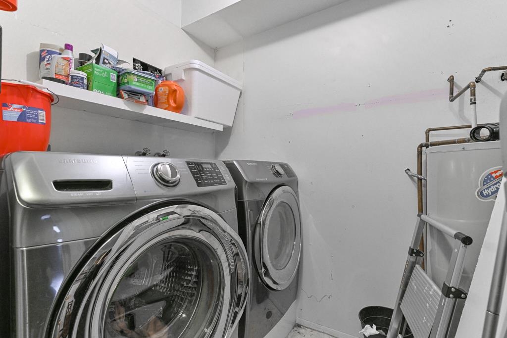 Hallway Photo of 107 32040 Peardonville Road, Abbotsford, BC