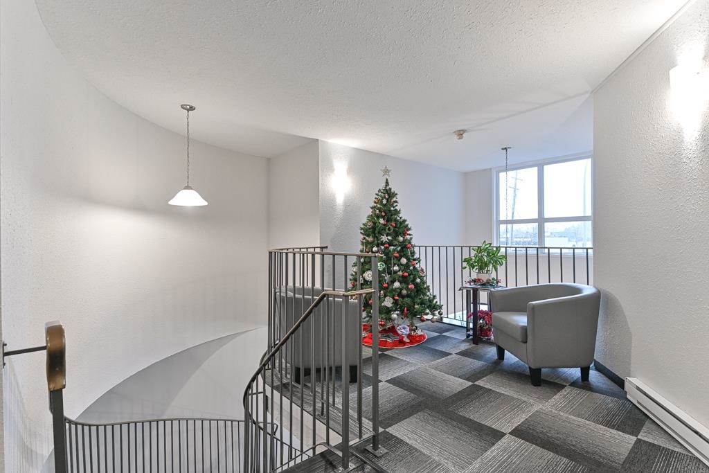 Kitchen Island Photo of 107 32040 Peardonville Road, Abbotsford, BC