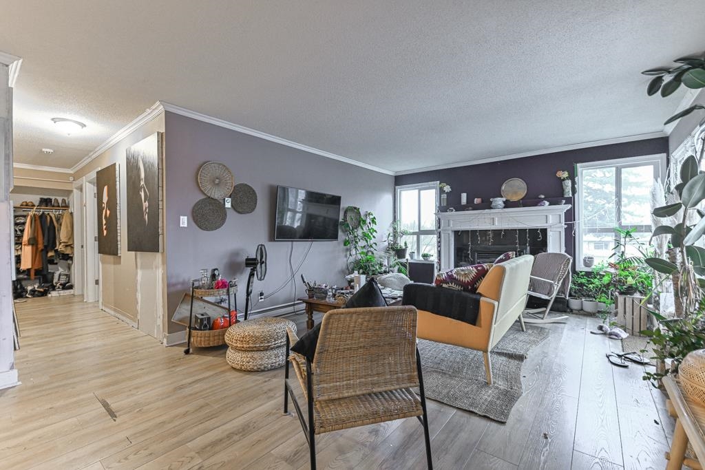 Primary Bathroom Photo of 107 32040 Peardonville Road, Abbotsford, BC