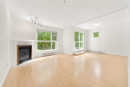 D303 9838 Whalley Boulevard, Surrey, BC, Surrey — Apartment/Condo for sale