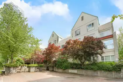 D303 9838 Whalley Boulevard, Surrey, BC, Surrey — Apartment/Condo for sale