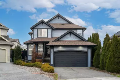19625 68a Avenue, Langley, BC, Langley — Single Family Residence for sale
