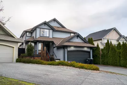 19625 68a Avenue, Langley, BC, Langley — Single Family Residence for sale