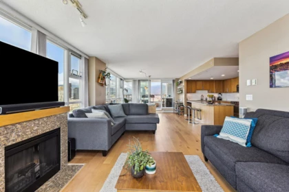 2102 125 Milross Avenue, Vancouver, BC, Vancouver — Apartment/Condo for sale