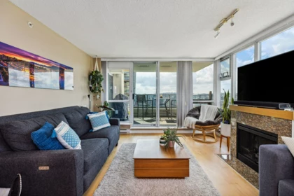 2102 125 Milross Avenue, Vancouver, BC, Vancouver — Apartment/Condo for sale
