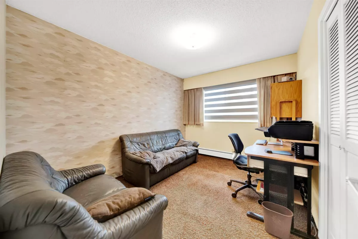 Laundry Room Photo of 3760 Bargen Drive, Richmond, BC