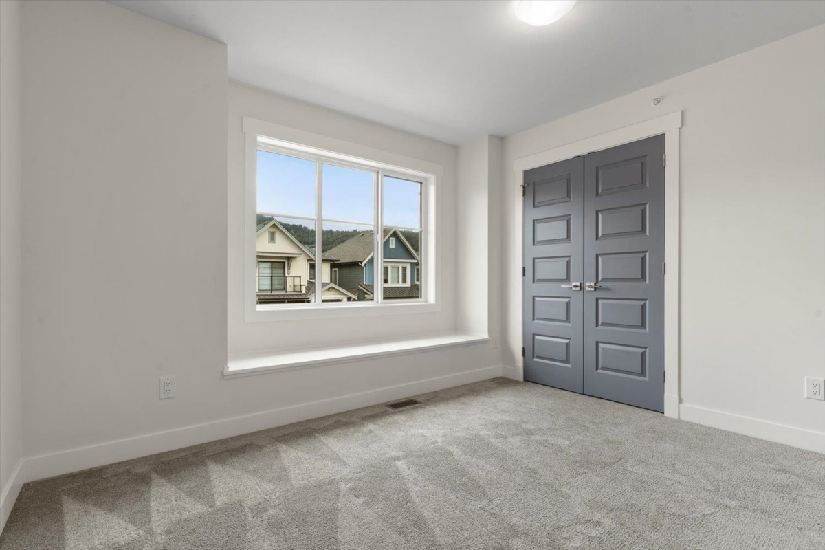 Laundry Room Photo of 114 46211 Promontory Road, Chilliwack, BC