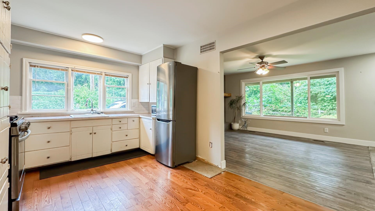 Bedroom 2 Photo of 11185 272 Street, Maple Ridge, BC