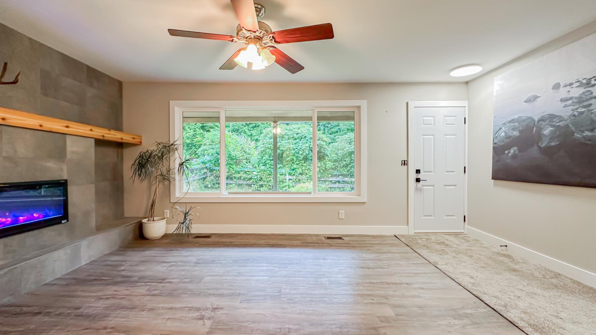 Living Room Photo of 11185 272 Street, Maple Ridge, BC