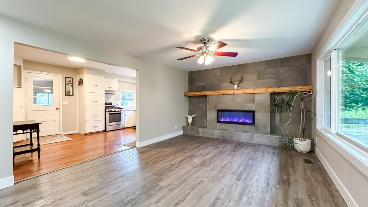 Walk-In Closet Photo of 11185 272 Street, Maple Ridge, BC