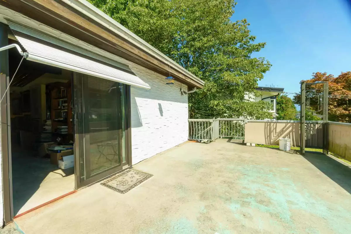 Guest Bathroom Photo of 8086 Cedar Street, Mission, BC