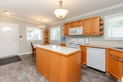 182 1840 160 Street, Surrey, BC, Surrey — Manufactured Home for sale