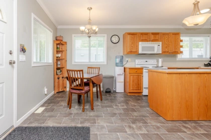 182 1840 160 Street, Surrey, BC, Surrey — Manufactured Home for sale