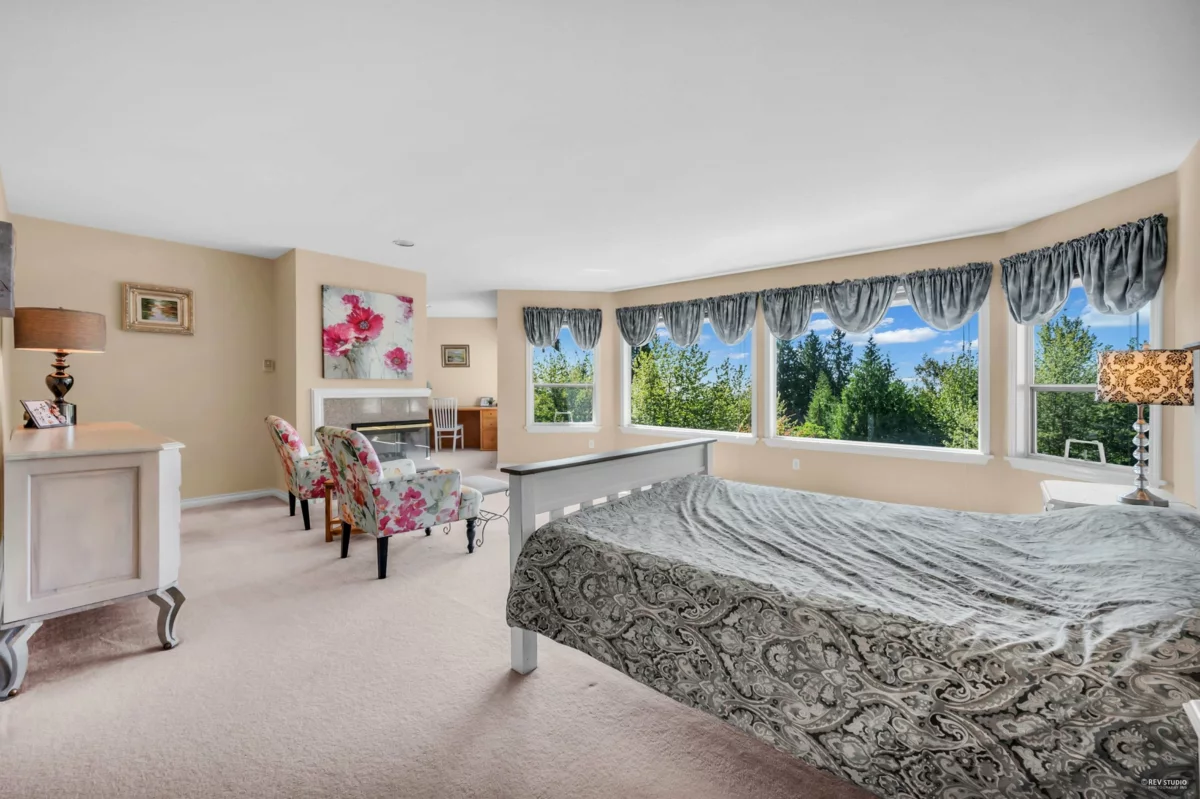 Entry Foyer Photo of 3945 Braemar Place, North Vancouver, BC