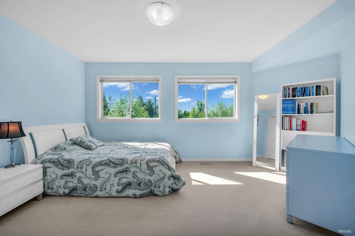 Front Yard Photo of 3945 Braemar Place, North Vancouver, BC