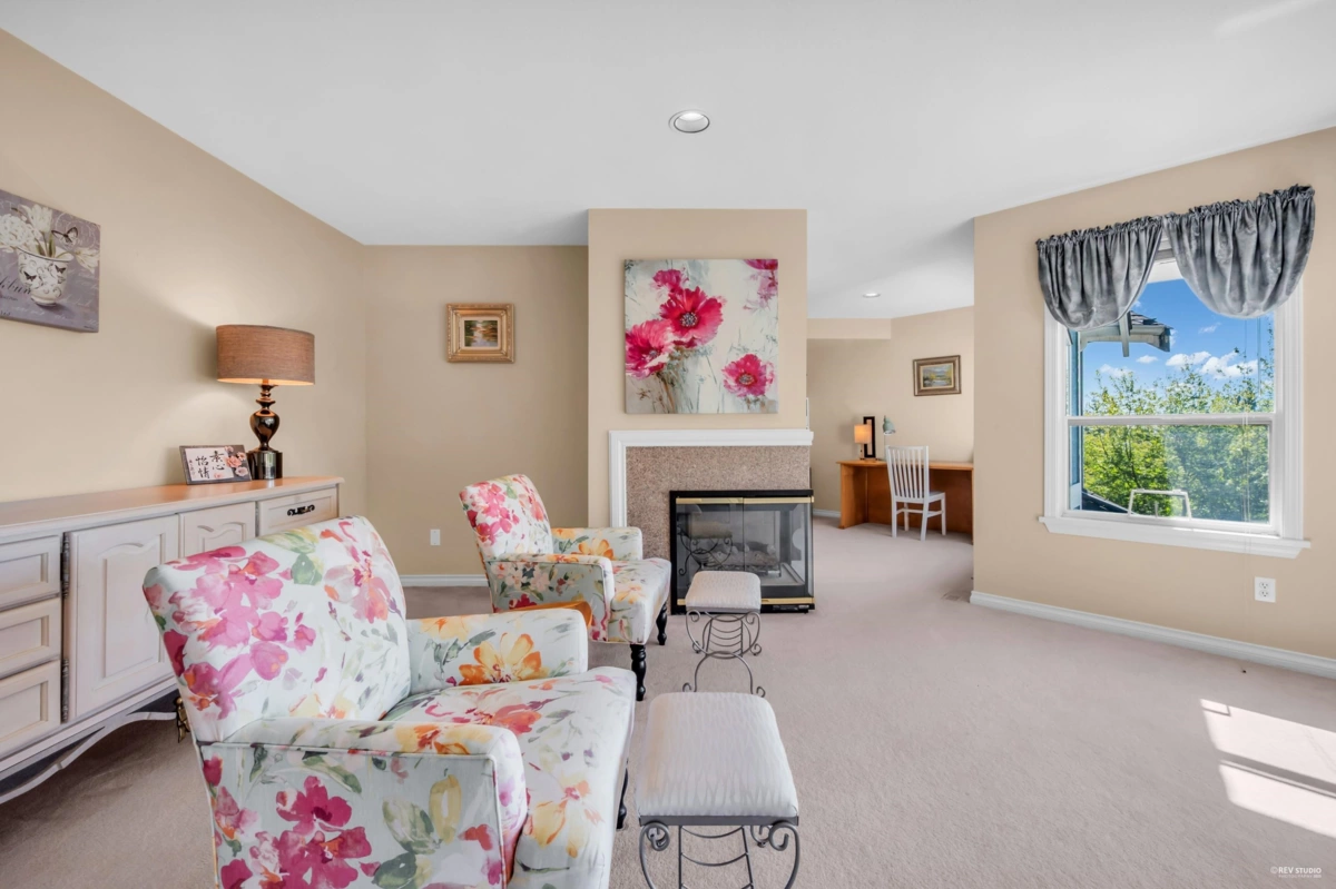 Hallway Photo of 3945 Braemar Place, North Vancouver, BC