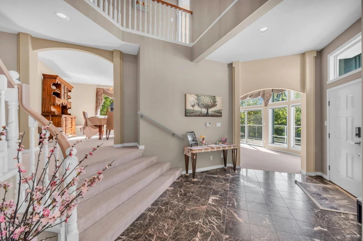 Living Room Photo of 3945 Braemar Place, North Vancouver, BC