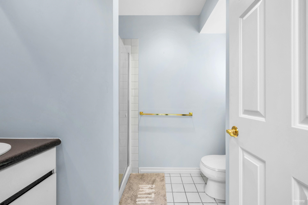 Outdoor Deck Photo of 3945 Braemar Place, North Vancouver, BC