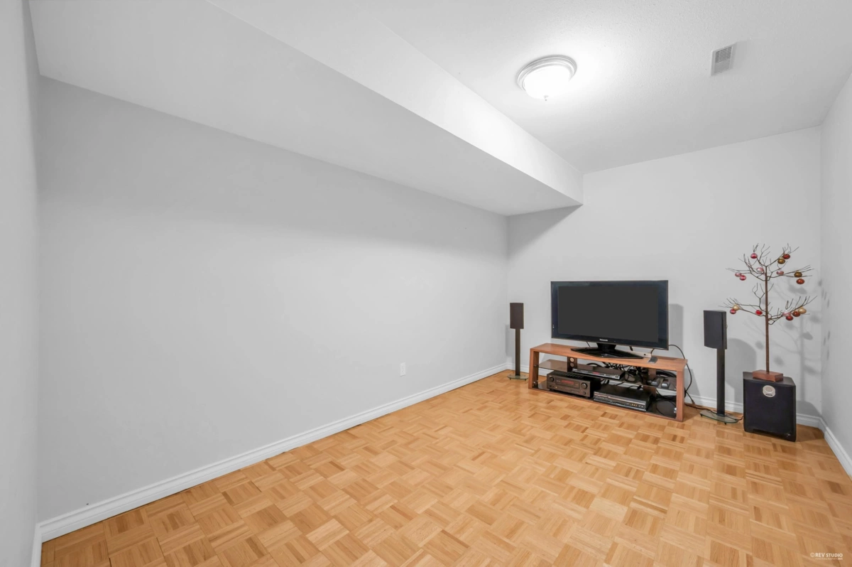 Swimming Pool Photo of 3945 Braemar Place, North Vancouver, BC