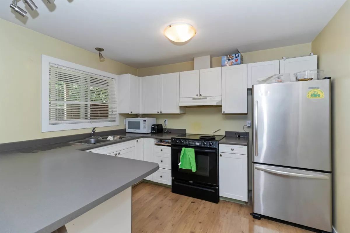 Entry Foyer Photo of 2277 Rainier Street, Abbotsford, BC