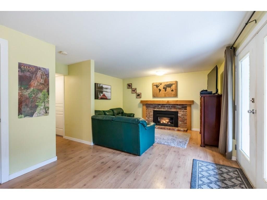 Hallway Photo of 2277 Rainier Street, Abbotsford, BC