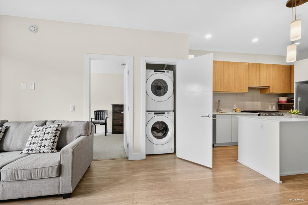 Kitchen Island Photo of 201 6960 Nicholson Road, Delta, BC