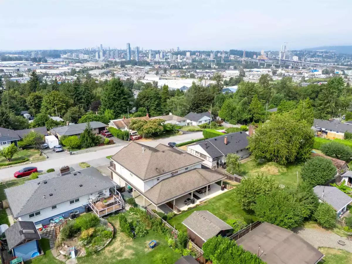 Family Room Photo of 10248 124a Street, Surrey, BC
