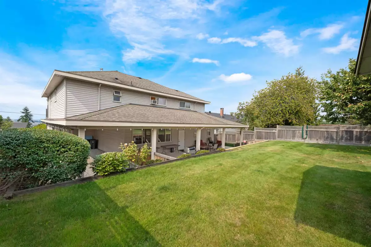 Fitness Center Photo Near 10248 124a Street, Surrey, BC