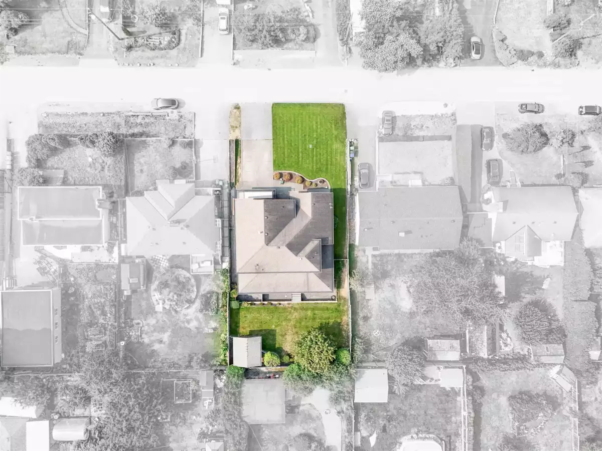 Kitchen Photo of 10248 124a Street, Surrey, BC