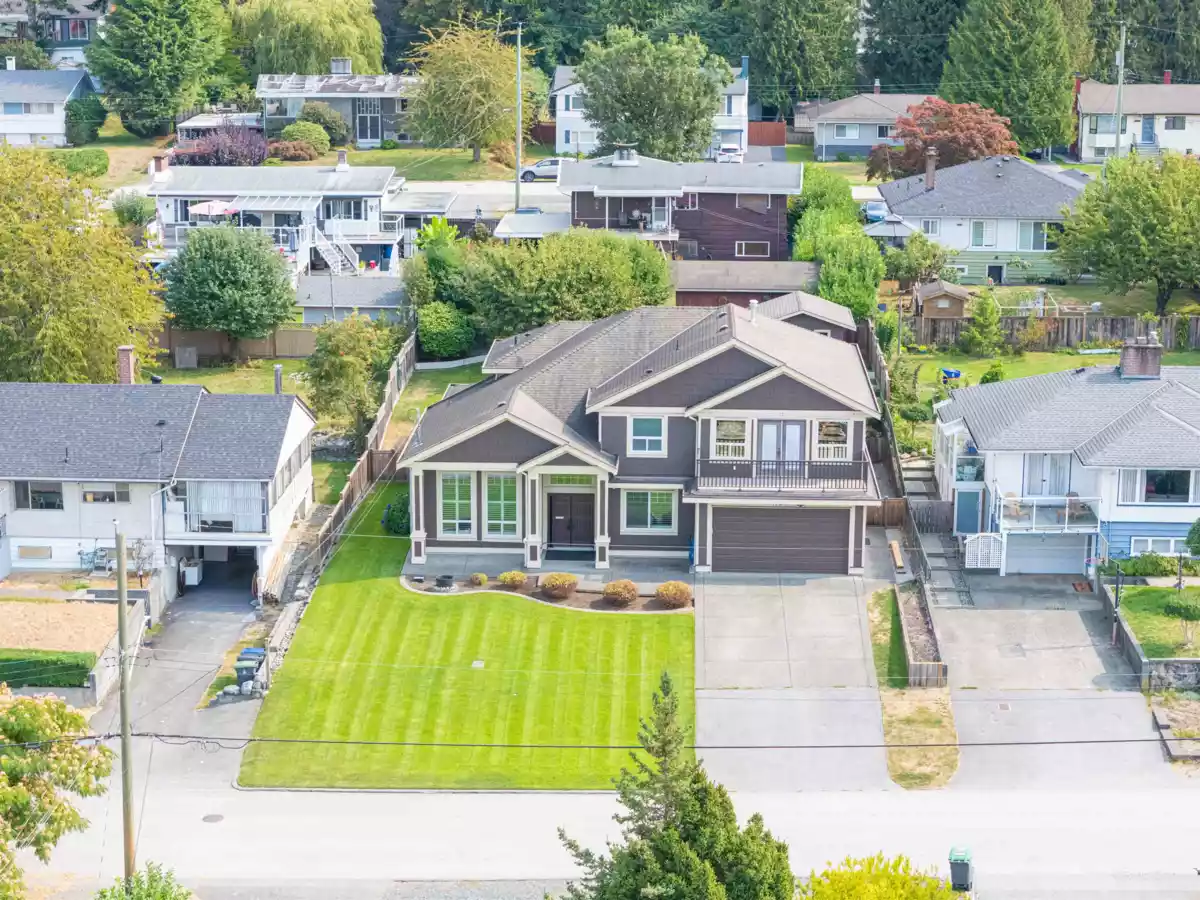 Living Room Photo of 10248 124a Street, Surrey, BC