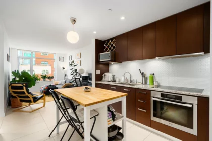 709 1028 Barclay Street, Vancouver, BC
