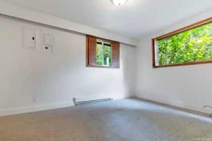 Breakfast Nook Photo of 4541 Stonehaven Avenue, North Vancouver, BC