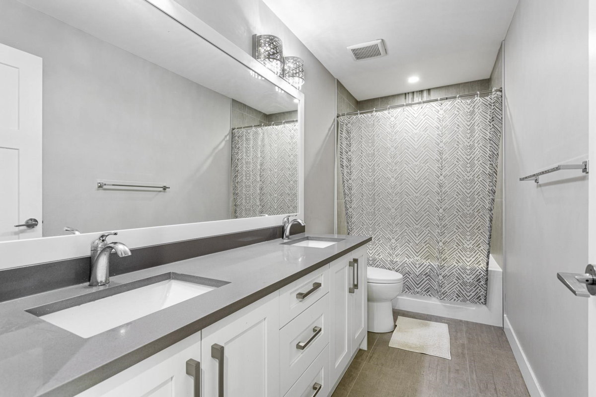 Mudroom Photo of 20417 Hartnell Avenue, Maple Ridge, BC