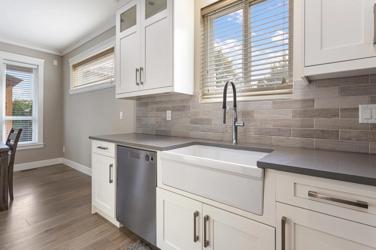 Primary Bathroom Photo of 20417 Hartnell Avenue, Maple Ridge, BC