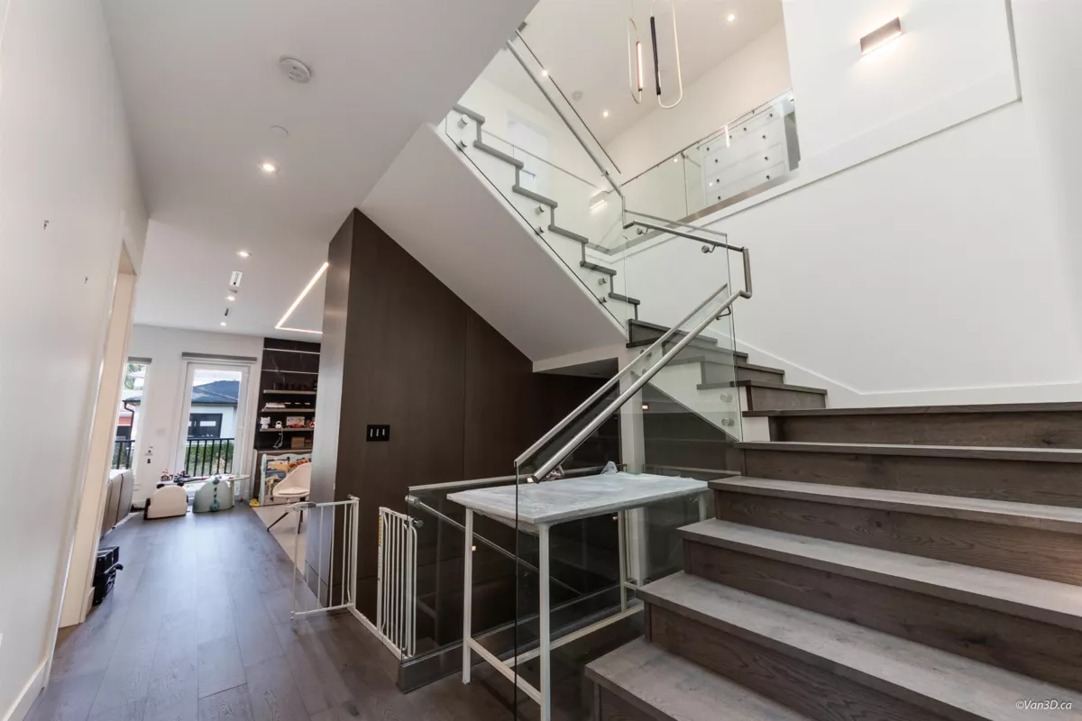 Kitchen Island Photo of 1041 W 53rd Avenue, Vancouver, BC