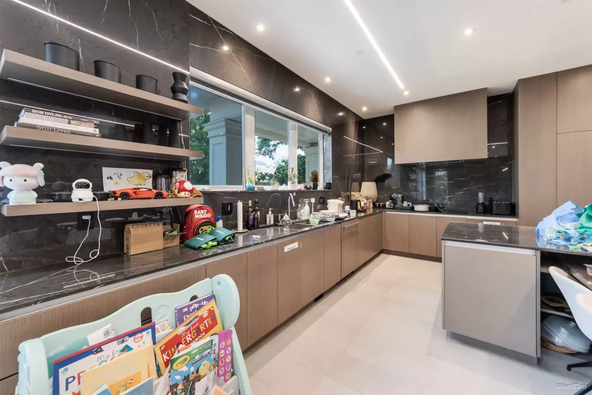 Primary Bathroom Photo of 1041 W 53rd Avenue, Vancouver, BC