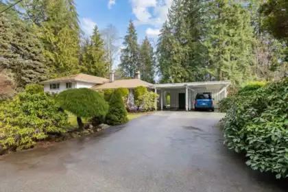350 St James Crescent, West Vancouver, BC, West Vancouver — Single Family Residence for sale