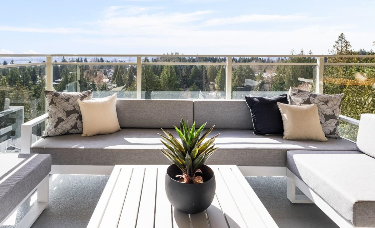 Entry Foyer Photo of PH 1103 2325 Emery Court, North Vancouver, BC