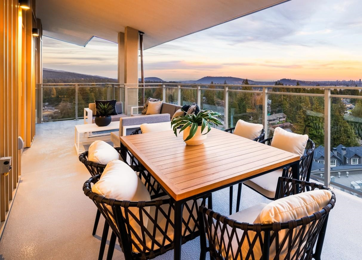 Hallway Photo of PH 1103 2325 Emery Court, North Vancouver, BC