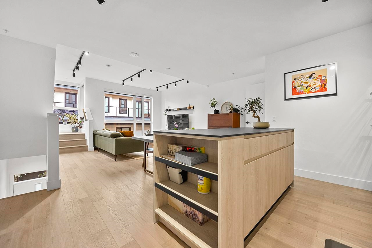 Kitchen Photo of 3956 Dumfries Street, Vancouver, BC