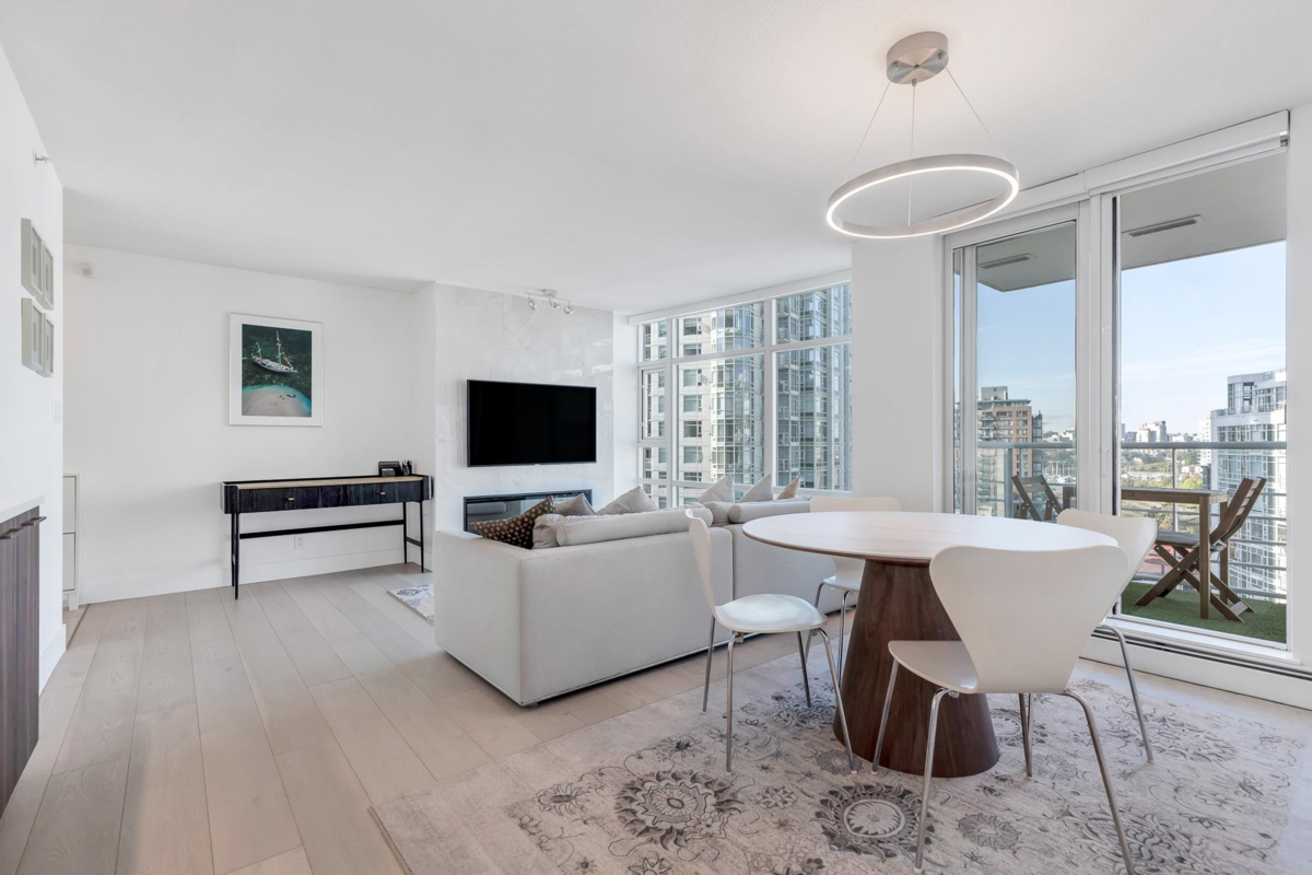 Walk-In Closet Photo of 1608 198 Aquarius Mews, Vancouver, BC